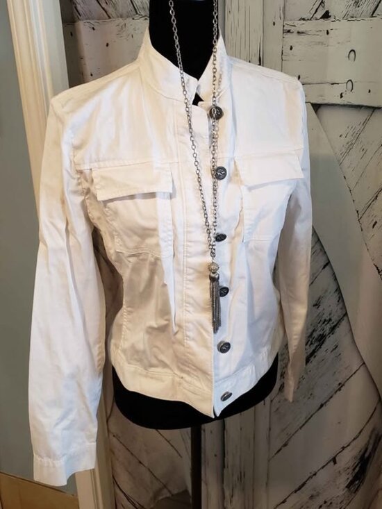 Gap Jackets & Blazers - ⭐️ Gap White Jean Jacket Size Small